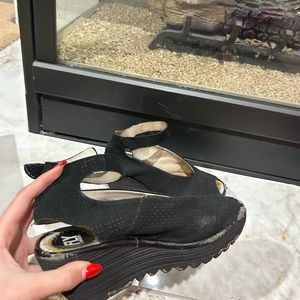 Fly London velcrow shoes